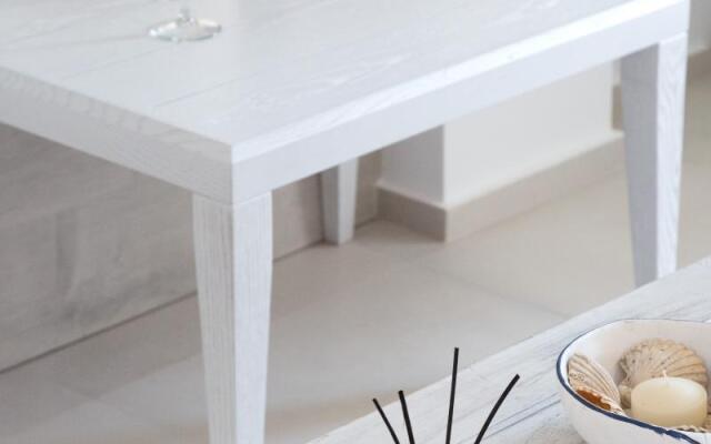 White Pearls Luxury Suites - Adults Only