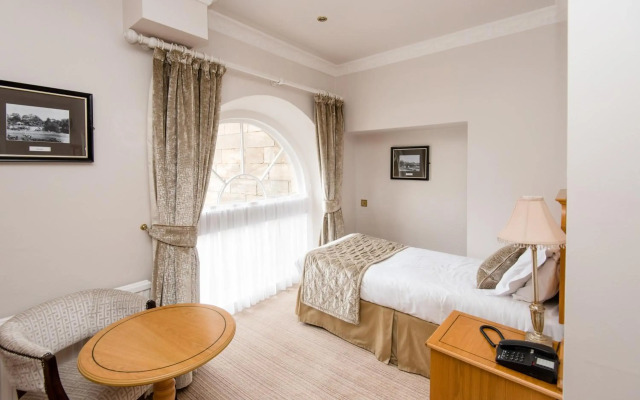 Waterton Park Hotel
