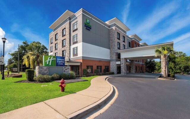 Holiday Inn Express & Suites Lexington by IHG