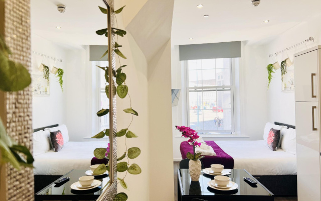 Fox House, Studio Apartments