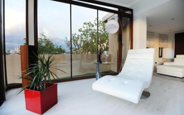 Feel Good Penthouse With Jacuzzi