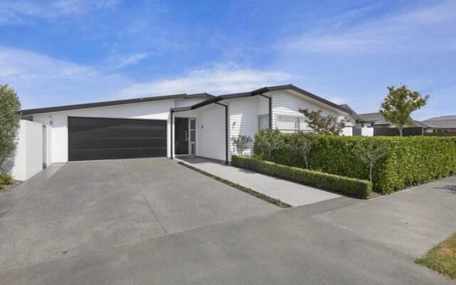 7*7 holiday home