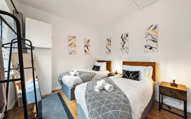 Spacious City Apartment in Birmingham