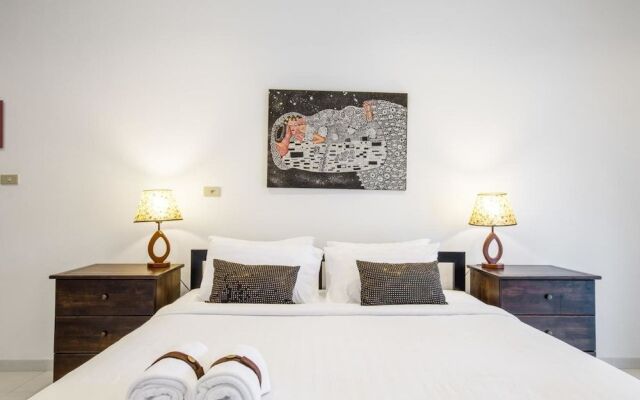 Royal Park Apartments