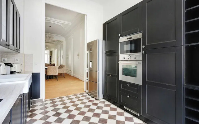 Spacious Apartment - 2br/4p - Arc de Triomphe
