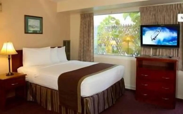 Scott's Inn and Suites
