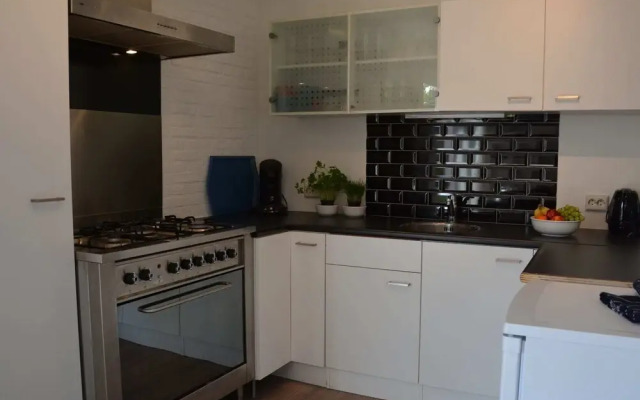 Lovely Home in Noordwijkerhout near Sea Beach