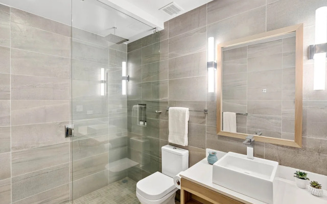 Luxury Villa: Hot Tub: Ocean Views: Fully Staffed