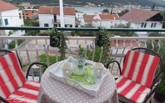 Apartment Meri in Grebastica