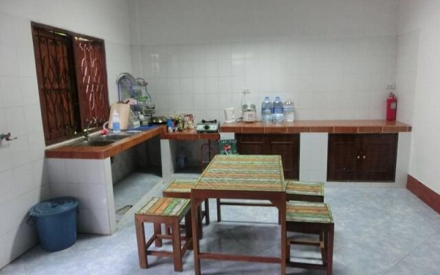 Domingo Hostel Phangan