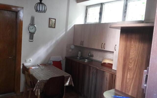 Radiani 6 Chasni Dom