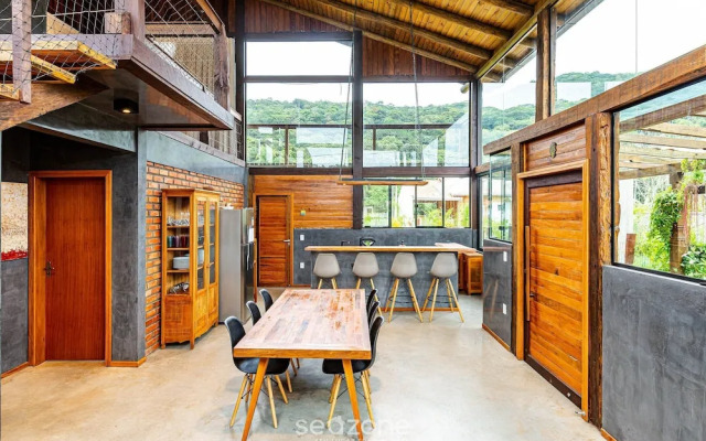 3BR Duplex w/ BBQ & Garage Near Beach Emb686