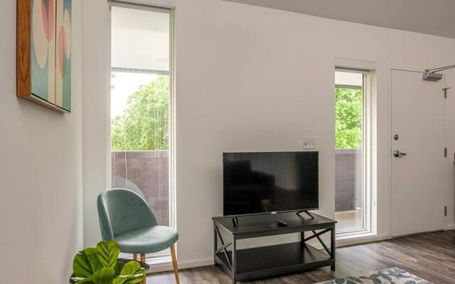 FRONTDESK Fairfax Flats West End Nashville