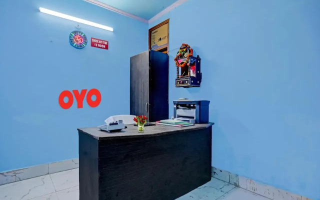 OYO Flagship 70155 Royal Stay