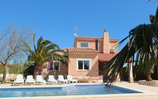 Villa Nerea with air conditioning & private swimming pool only 400m to the beach ideal for families