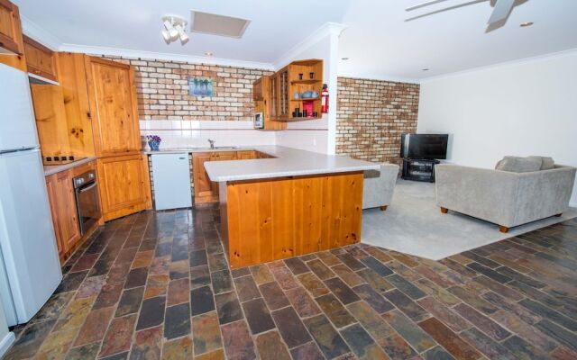 Whitesands Road, Unit 2/12