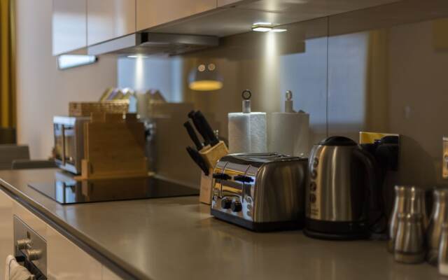 Brickfield Court Serviced Apartment by Ferndale
