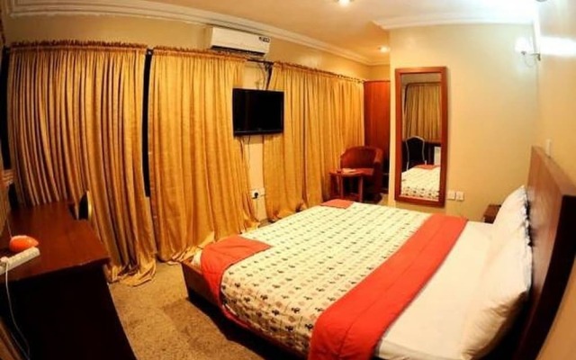 Benny Hotel