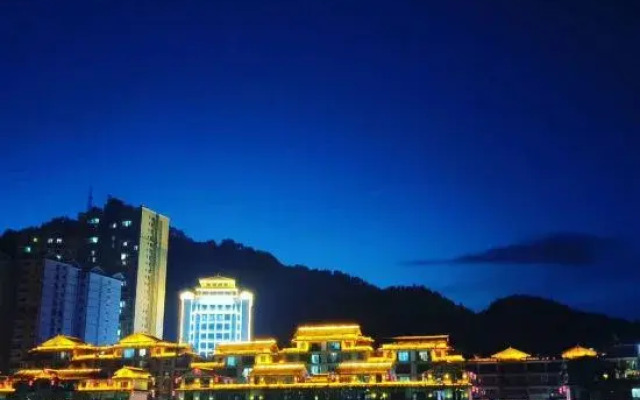 Banyan Tree Theme Hotel Sandu