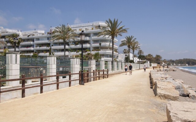 Esmeralda Coral Beach Marbella 2 bed Apt