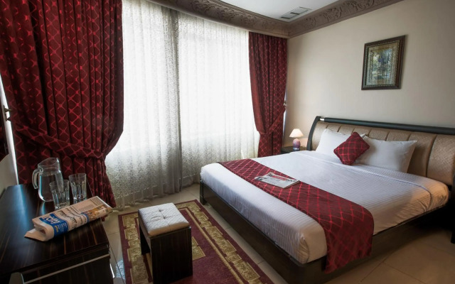 Sara Plaza Apartment Hotel