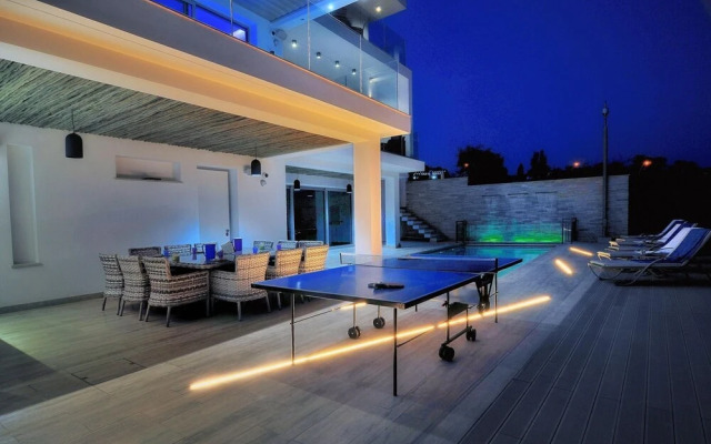 Water's Edge Villa