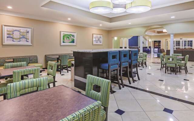 La Quinta Inn & Suites by Wyndham Pearland - Houston South