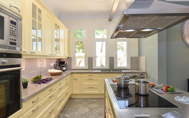 Belvilla by OYO Villa Doramas 12 pax