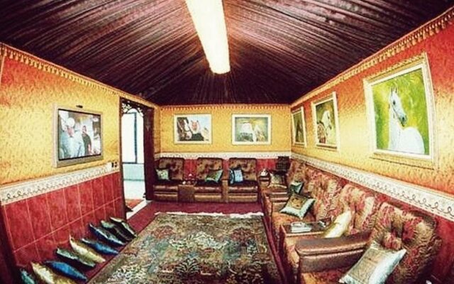 Acacia Hotel & Suites