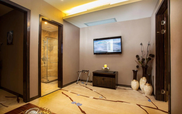 Lotus Blu Hotel