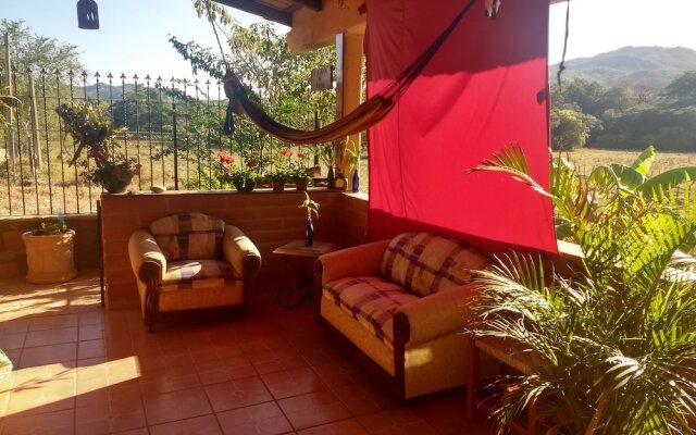 La Joya De Tuito Bed & Breakfast