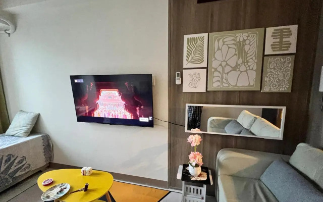 Beautiful 1bed condo Nr Airport, MOA, Makati, Bay