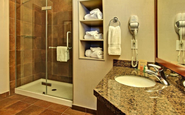 Home Inn & Suites Regina East