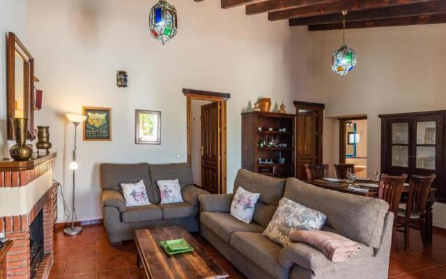Casa El Trigal Villanueva de la Concepcion by Ruralidays