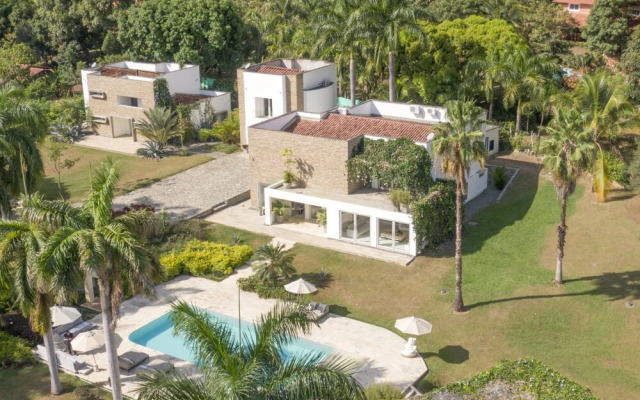 Luxe Villa San Jerónimo by Nomad Guru