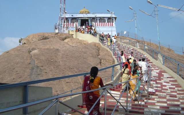 Hotel Ragavendra Residency