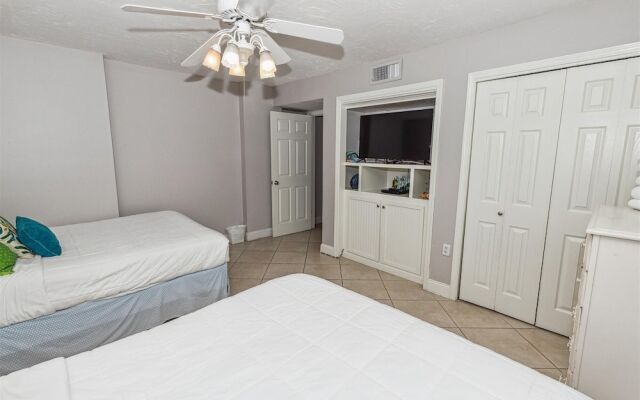 Shoreline Towers 1063 2 Bedroom Condo by RedAwning