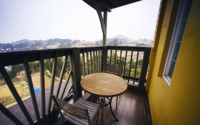 Tongyoung Mongdolhouse Pension