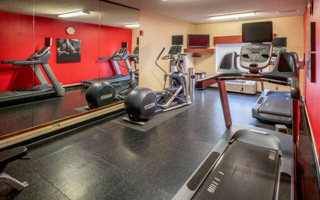 Country Inn & Suites by Radisson, Charleston South, WV