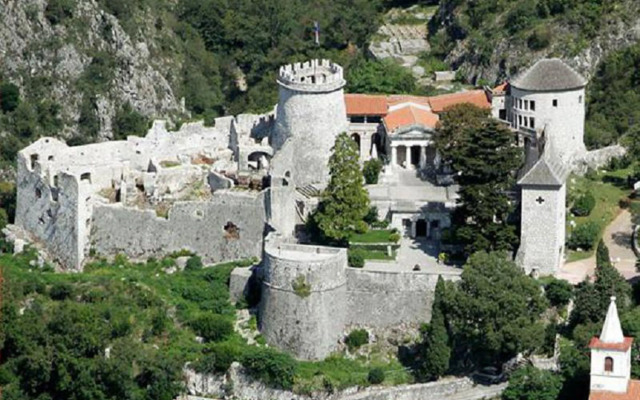 Terra Magica Deluxe Apartment OR Room with Private Parking, Terrace and Sea View