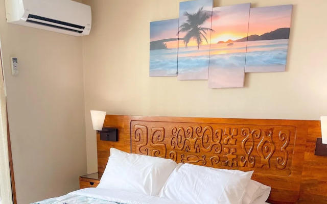Bamboo 1002 Condo by RedAwning