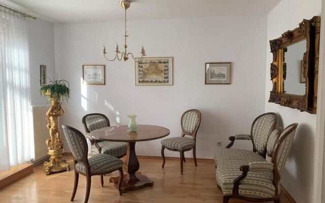 Amadeus Apartment