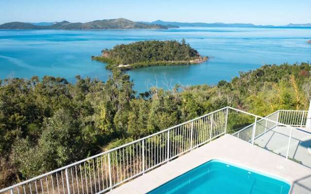 Panoramic Paradise On Shute