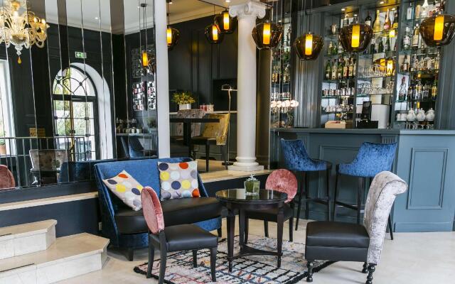 Hôtel de Neuville - Arc de Triomphe