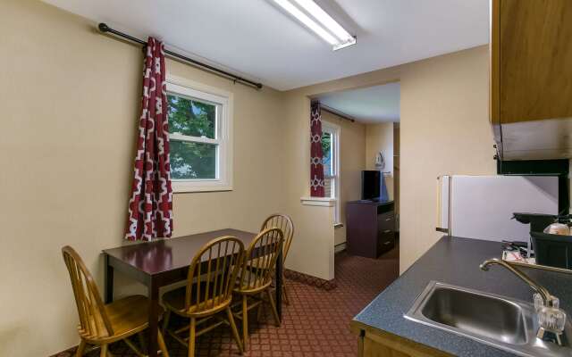 Rodeway Inn & Suites