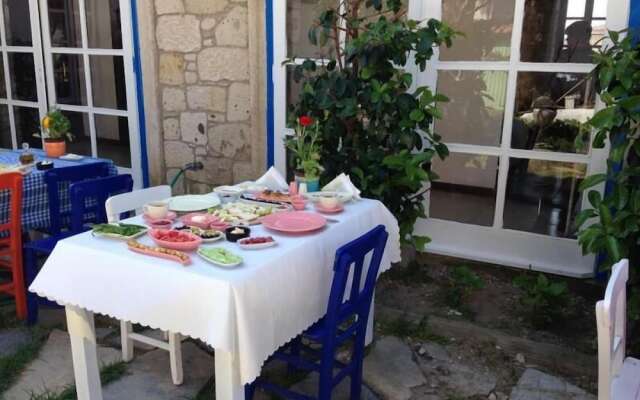 Nish Alacati Hotel