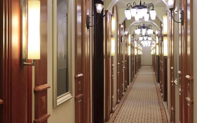 The White House Hotel Guilin