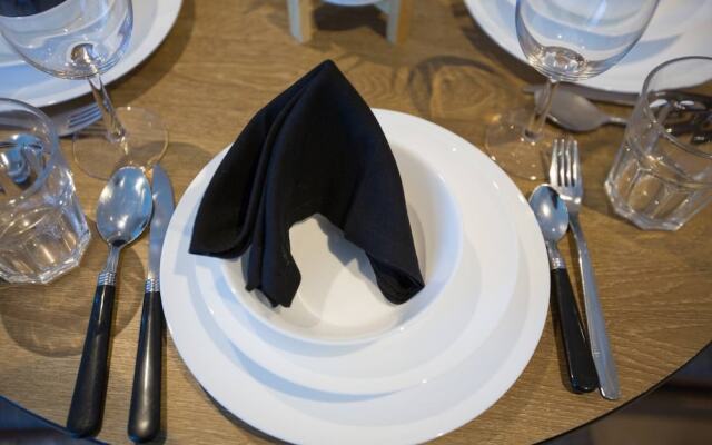 Cozy APT With City Views Next to Meblourne Central