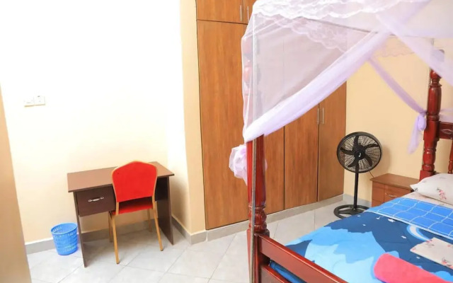 Kampala - Apartment - Sleeps 4 - Parking