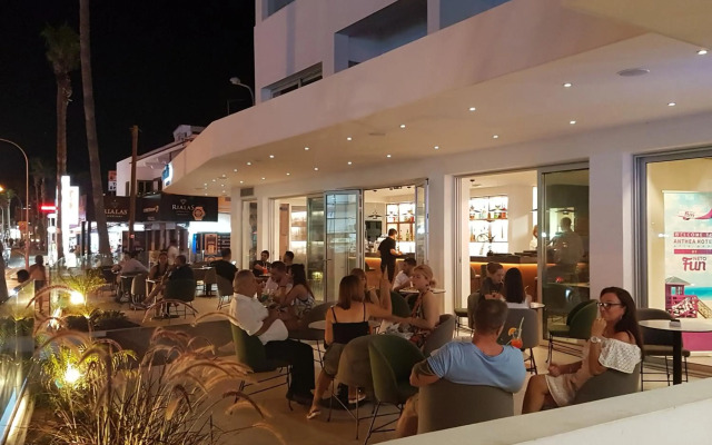 Anthea Hotel Apartments